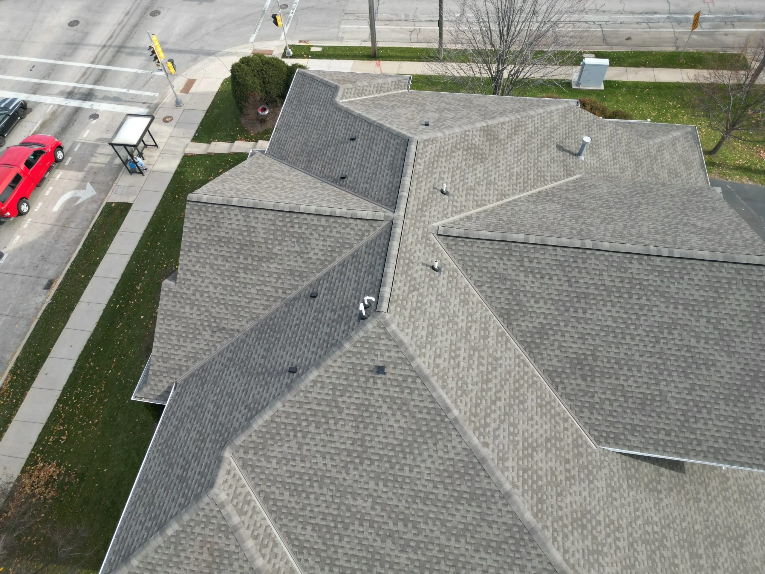 Expert commercial roofing contractors in Wisconsin