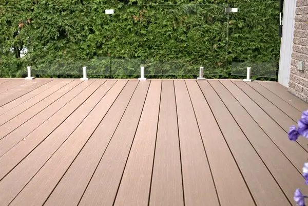 Composite decking installation Milwaukee Wisconsin weather resistant